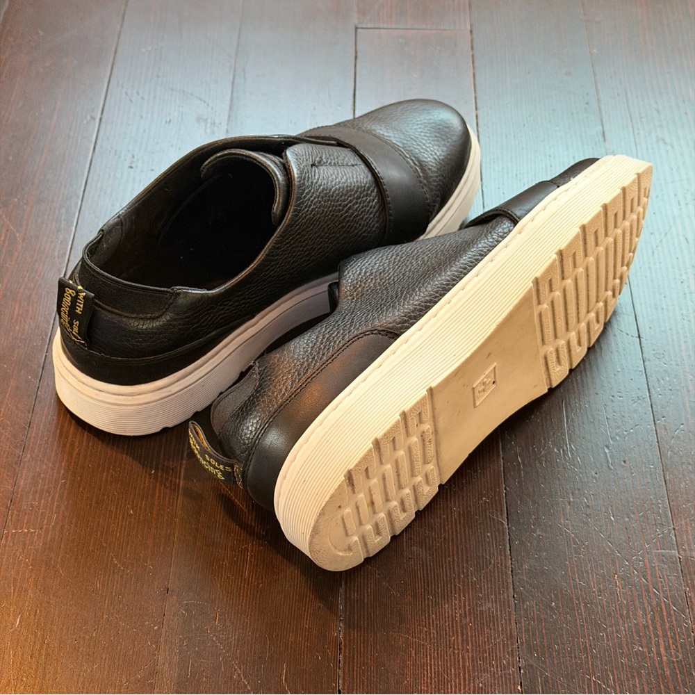 🔥 New Year price drop!🔥 Dr. Martens Black Leather Slip-Ons w/ White Soles Sz 11